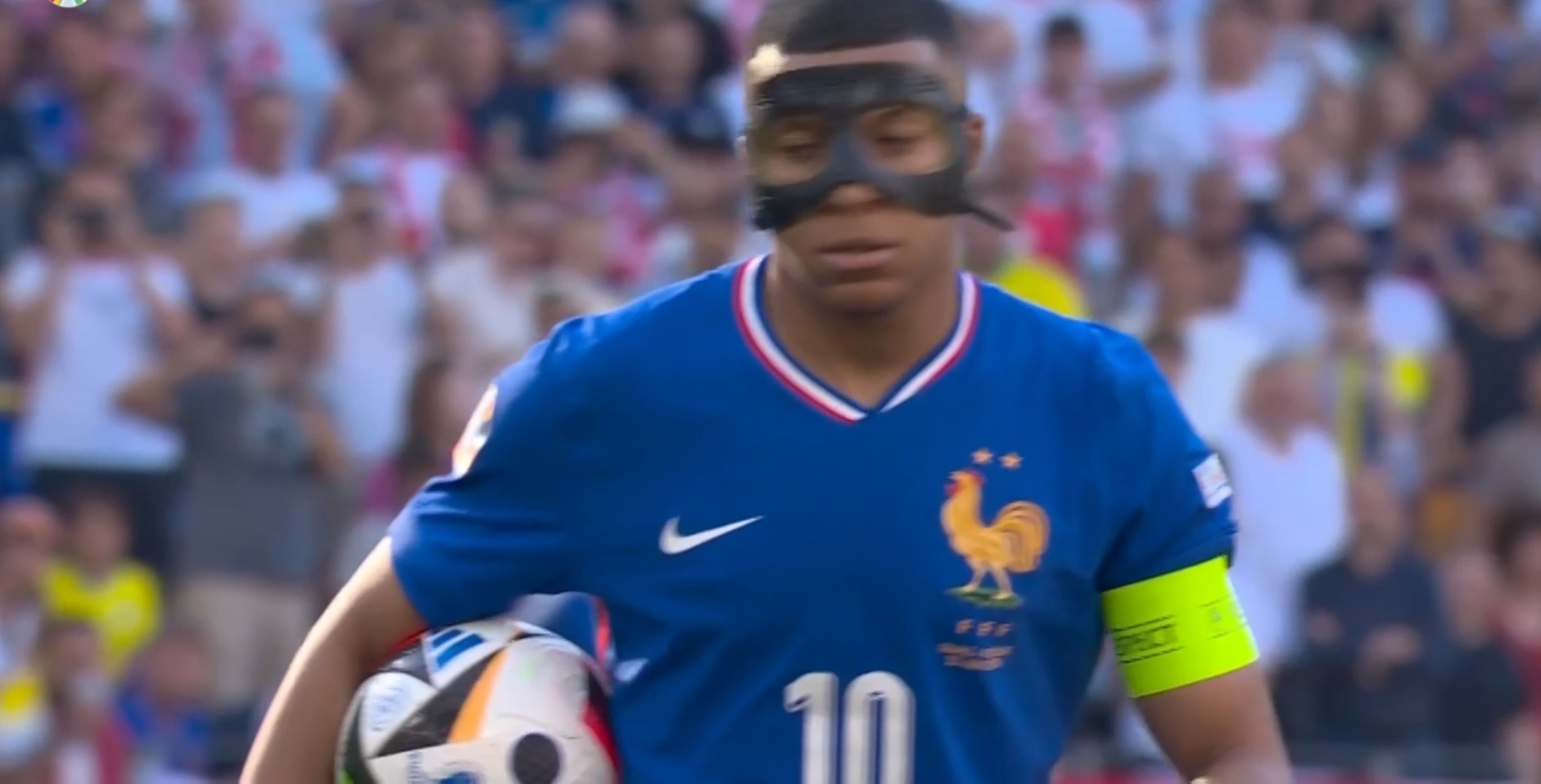 包含重要助攻引爆全场！，莱万多夫斯基意外战胜法国队全场沸腾不已的词条