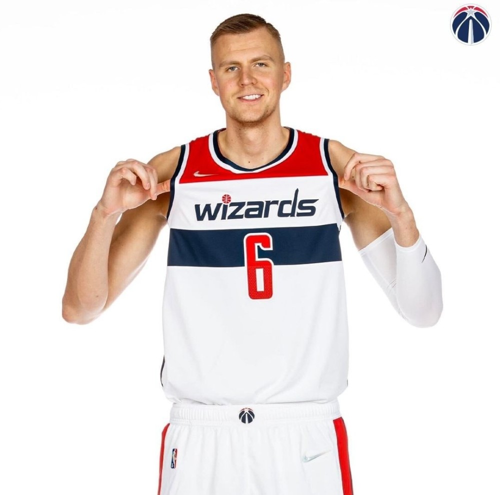 总决赛巅峰对决！关东独角兽队读秒绝平钱塘鲨队队，网球赛场再起波澜；技战术储备厚实的简单介绍