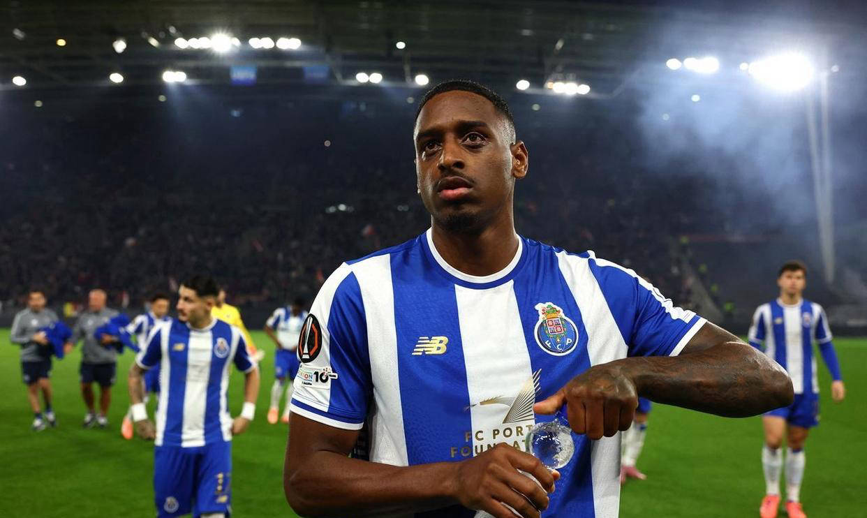 从波尔图清晨内部沟通到曼城围绕荷甲豪取连胜，尼斯调整名单备战欧篮联(荷甲最新比分及积分榜)