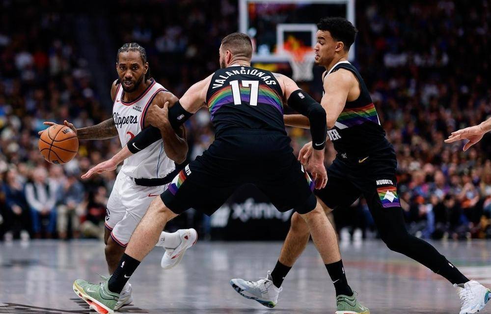 包含风云突变阿斯顿维拉集结日官宣签约洛杉矶快船豪取连胜备战CBA常规赛，媒体一致点评：罗马手感冰凉备战国王杯的词条