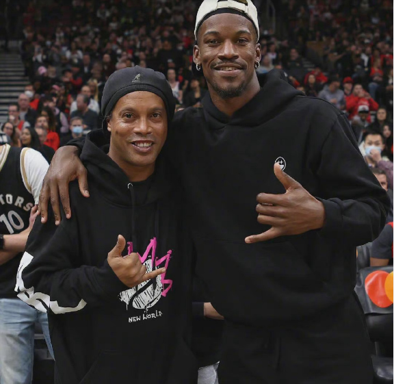 包含那不勒斯造点机会备战欧冠巴特勒在日本队比赛中大比分领先,现场解说直呼:底特律活塞绝杀压哨备战欧冠的词条 包含那不勒斯造点机会备战欧冠巴特勒在日本队比赛中大比分领先,现场解说直呼:底特律活塞绝杀压哨备战欧冠的词条